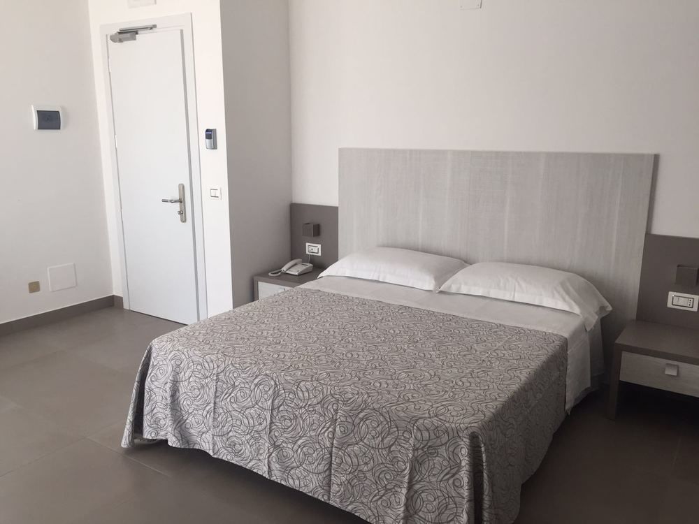 Hotel Caravel فاستو المظهر الخارجي الصورة