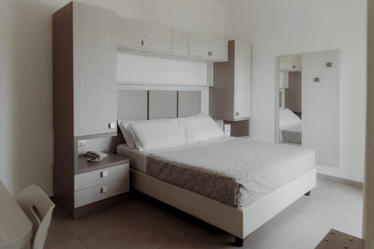 Hotel Caravel فاستو المظهر الخارجي الصورة